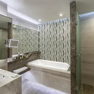 Legendary Suite Garden View